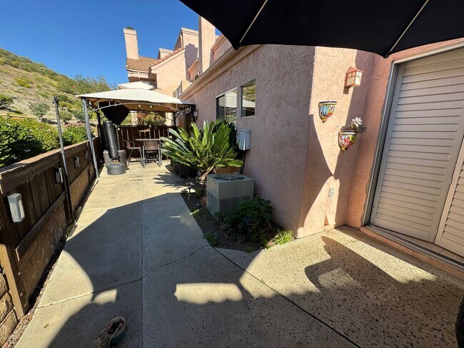 Building Photo - 2 Bedroom single level Rancho Villas