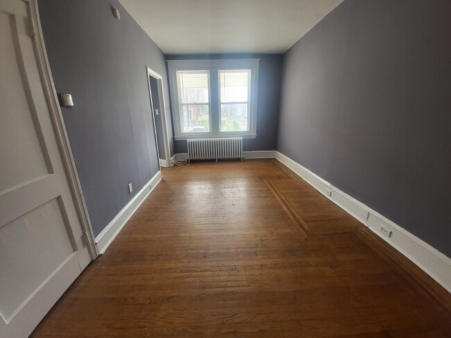 Building Photo - 5044 N Sydenham St