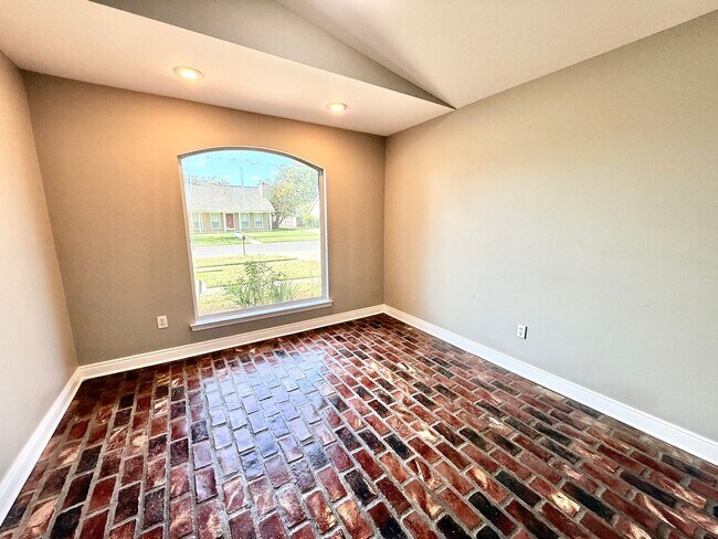Building Photo - 12483 Fairhope Way