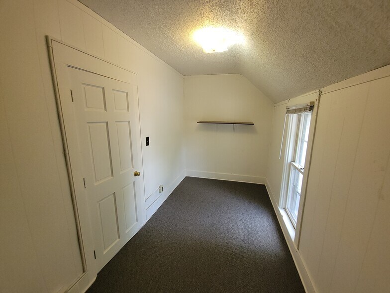 Building Photo - 514 Niagara St