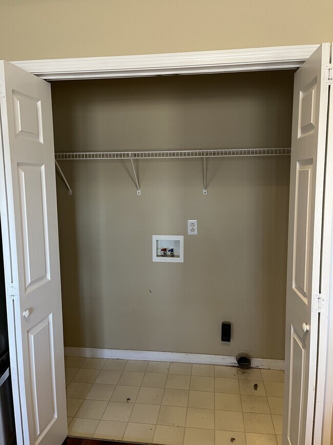 Building Photo - 5070 Boyd Dr