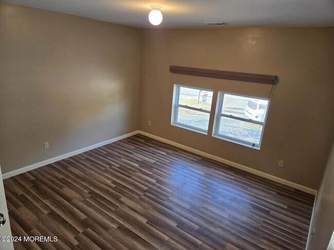 Building Photo - 16 Letts Landing Rd