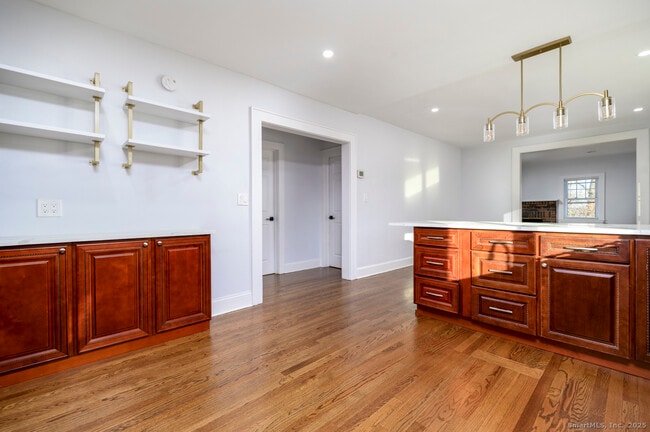 Building Photo - 58 Mayflower Ave