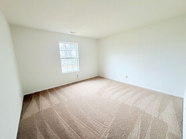 Building Photo - 1555 Blue Brook Way