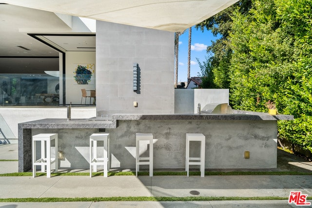 Building Photo - 809 N Rexford Dr