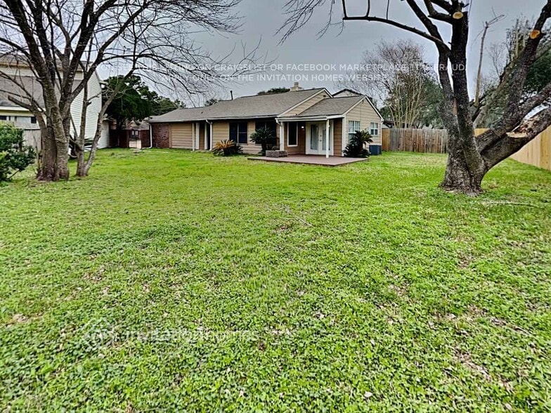 Building Photo - 7707 High Village Dr