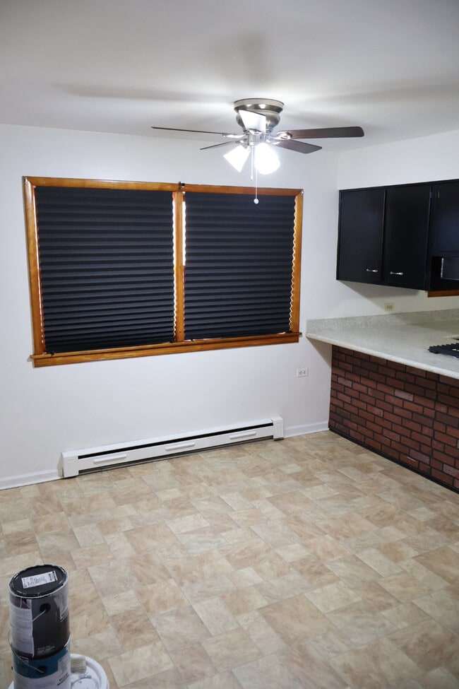 Building Photo - 9721 S Albany Ave