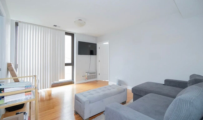 Building Photo - 2201 N Cleveland Ave