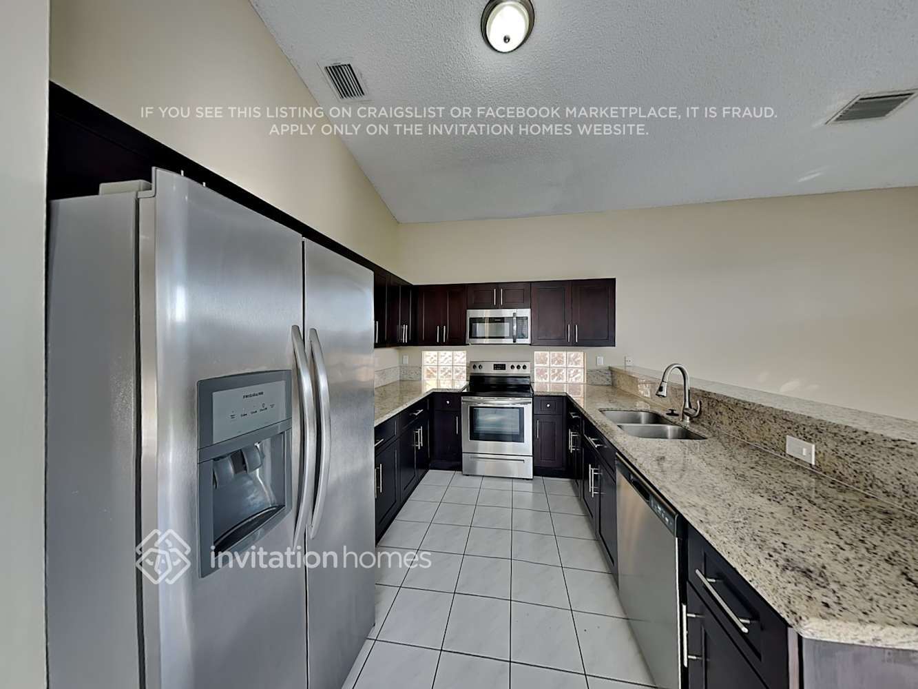 Building Photo - 15648 SW 112th Dr