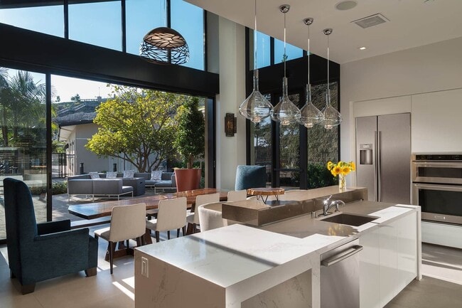 Building Photo - Beautiful 3B/3BA w/ 2 Car Garage, Washer/Dryer and Private Patio!