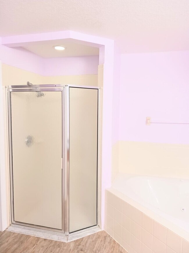 Building Photo - Home For Rent