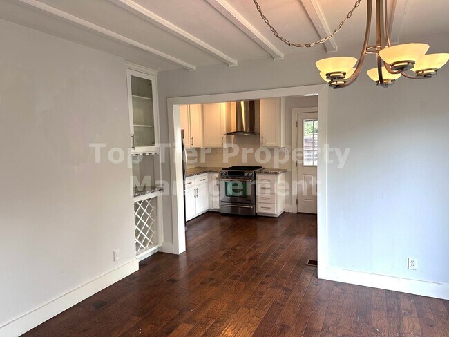 Building Photo - Very Charming, updated 2 Bd/1 Ba, 1178 sf Single-Family House in Lafayette available May 14th for...