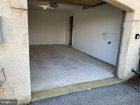 Building Photo - 468 Lynetree Dr