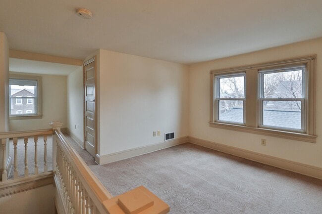 Building Photo - 1104 Elm St