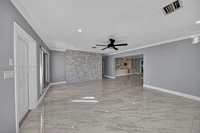 Building Photo - 2801 Coral Shores Dr