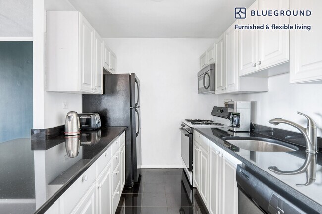 Building Photo - 8 Whittier Pl