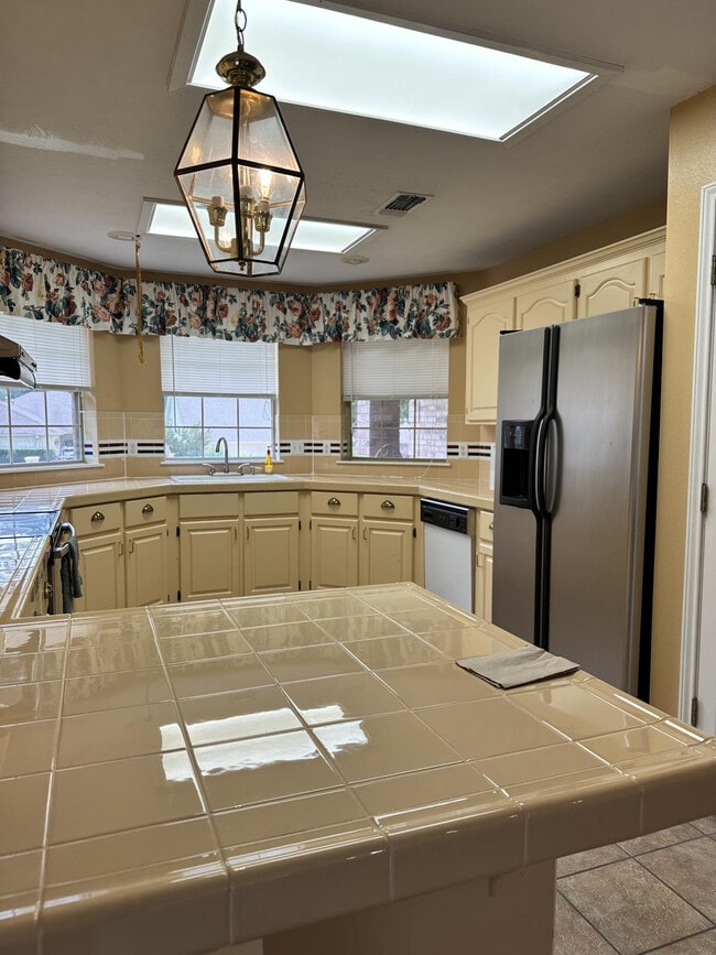 Building Photo - 1009 Augusta Dr