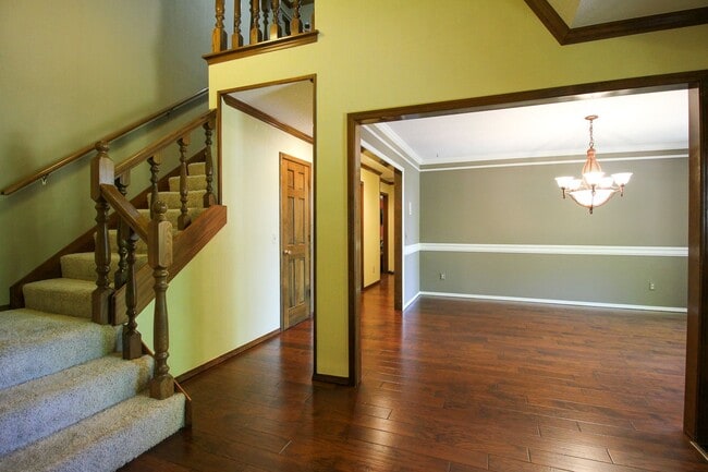 Building Photo - Space Galore In This Jenks South East Home!