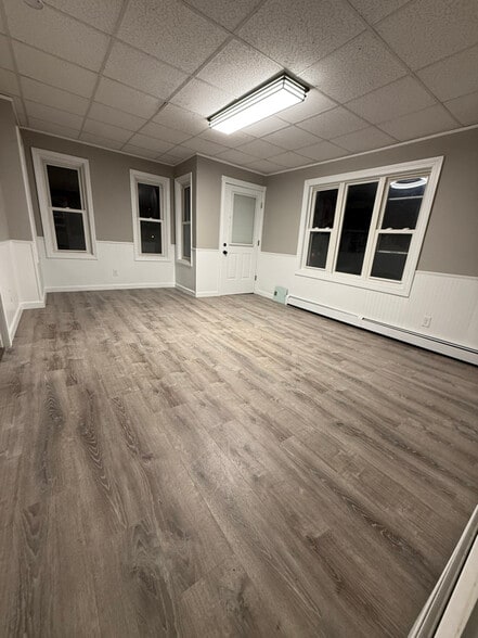 Building Photo - 603 County St