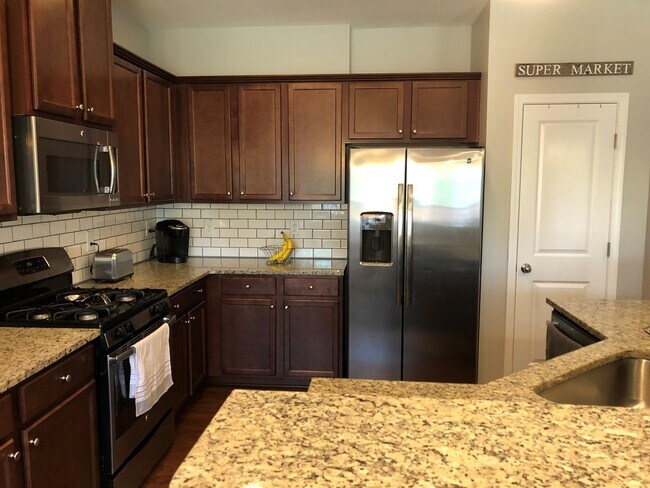 Building Photo - 4 Bedroom 2.5 Bath House in Cane Bay Plantation - Summerville
