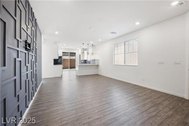 Building Photo - Single Story 3 bedroom, 2 bath home in the...
