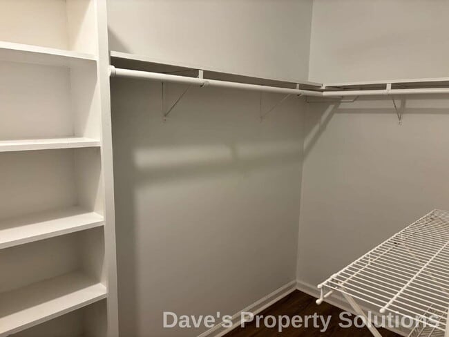 Building Photo - 617 Balfour Rd