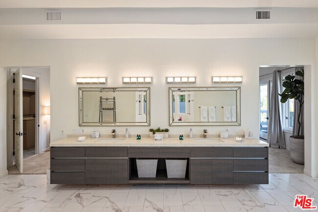 Building Photo - 11037 Anzio Rd