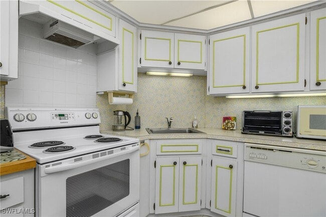 Building Photo - 4005 Gulf Shore Blvd N