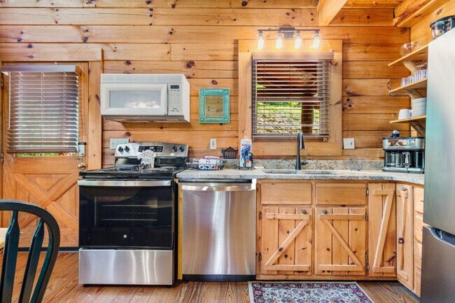 Building Photo - 3053 Brothers Way