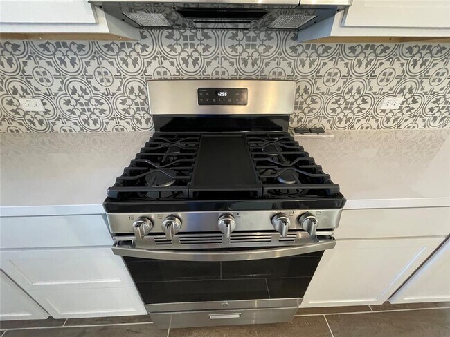 Building Photo - 101 Thurman Holt Rd