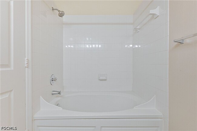 Building Photo - 8920 Colonnades Ct E