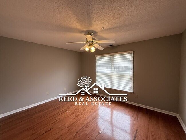 Building Photo - COMING SOON! Collierville Townhome!