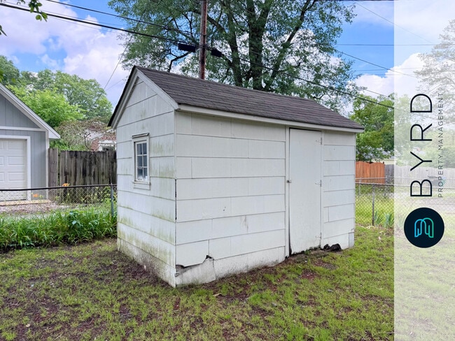 Building Photo - 6504 Hanover Ave