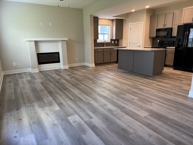 Building Photo - 8534 Kickapoo St