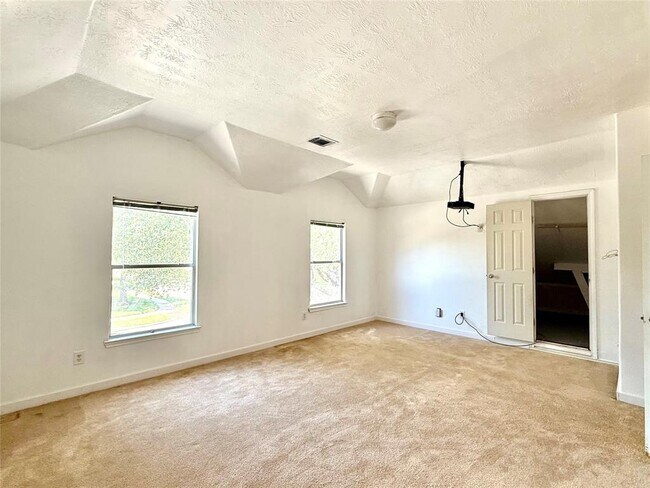 Building Photo - 4762 Lonestone Cir