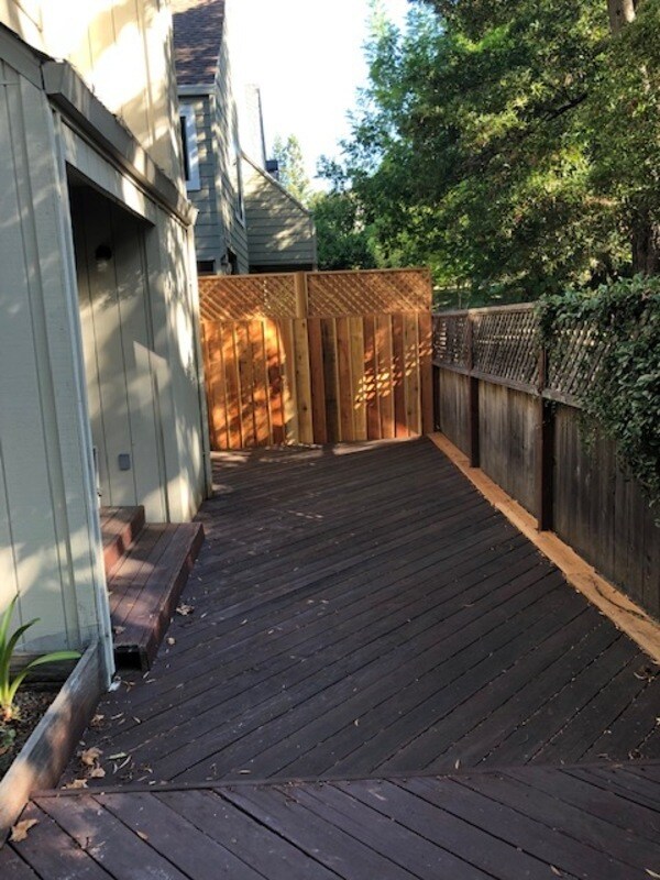 Building Photo - 1304 Foothill Dr