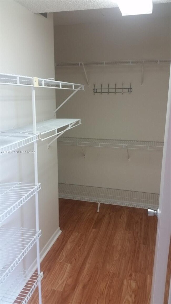 Building Photo - 1400 SW 124th Terrace