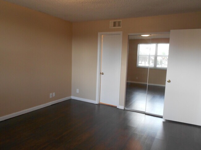 Building Photo - 8977 Wiles Rd