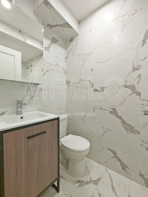 Building Photo - 100 Remsen St