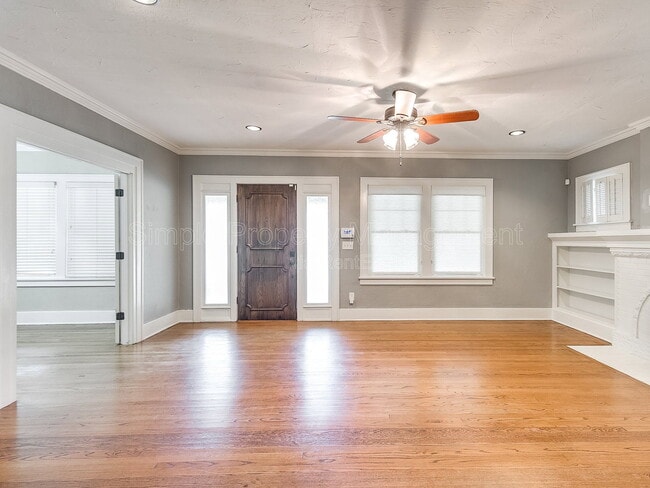 Building Photo - 2005 NW 18th St