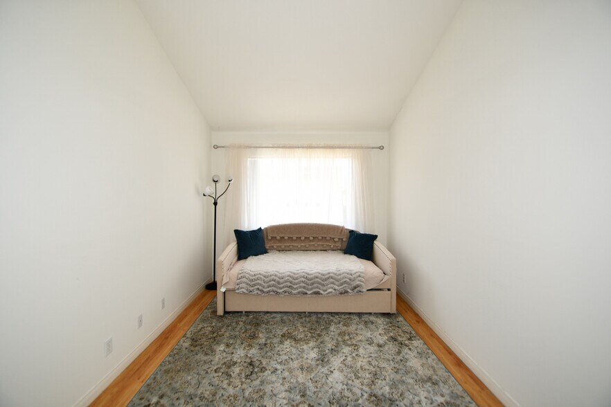 Building Photo - 1126 W 228th St