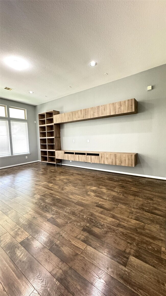 Building Photo - 24023 Buffalo Cove Ln
