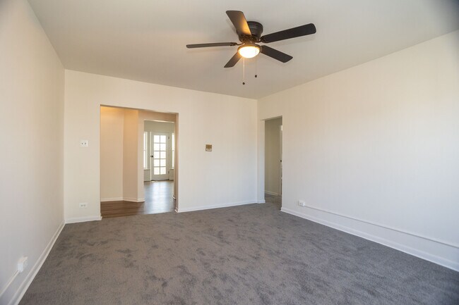 Building Photo - 6405 N Hamilton Ave