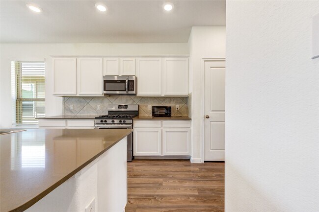 Building Photo - 5511 Downie Draw Ranch Trail
