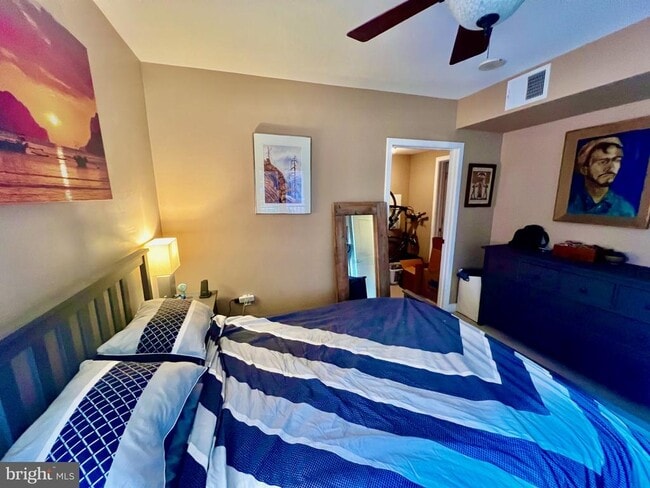 Building Photo - 1117 10th St NW