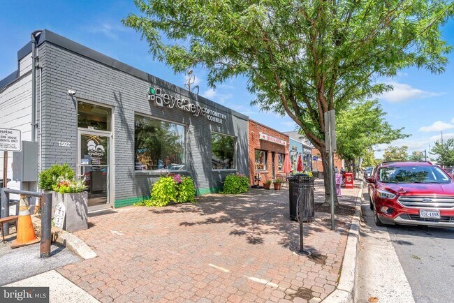 Building Photo - 1800 Mt Vernon Ave