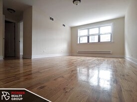 Building Photo - 537 W Arlington Pl
