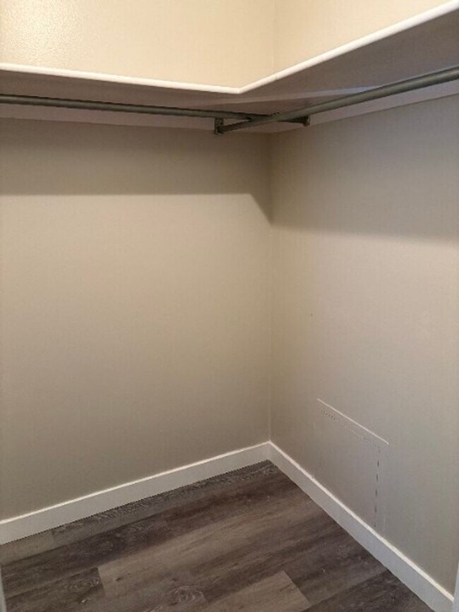 Building Photo - Beautiful Ground Floor Condo Near UVU & I-15 | 3 Bed / 2 Bath