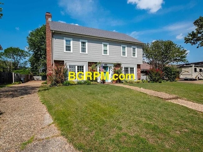 Building Photo - 4 BD 3 BA