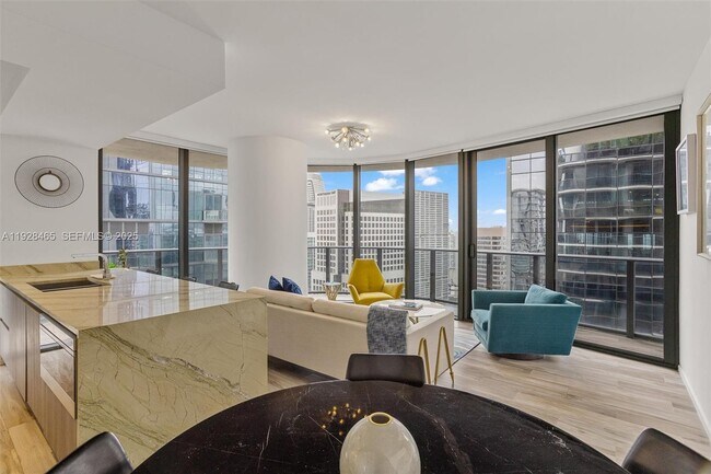 Building Photo - 801 S Miami Ave